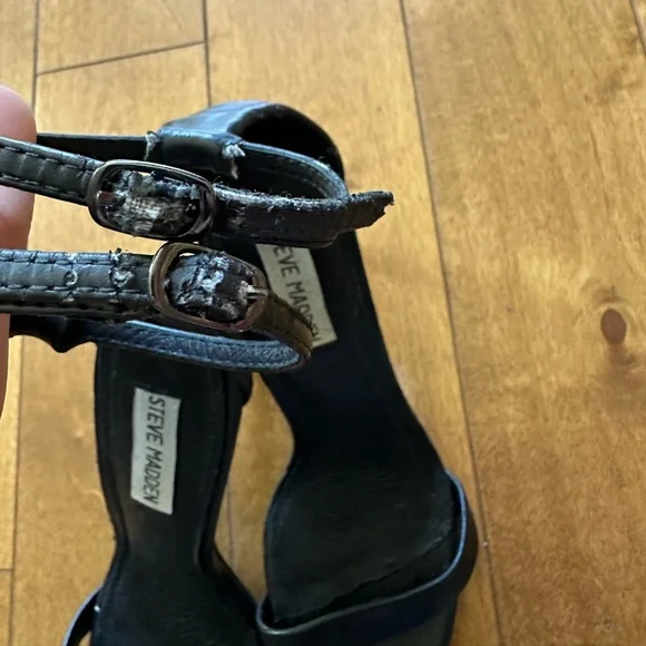 Steve Madden Heels Black - Picture 3 of 4